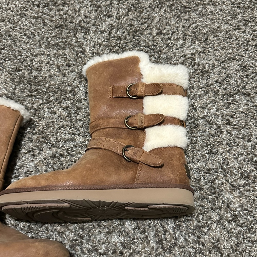 UGGS Women’s Size 8 - Picture 3 of 6